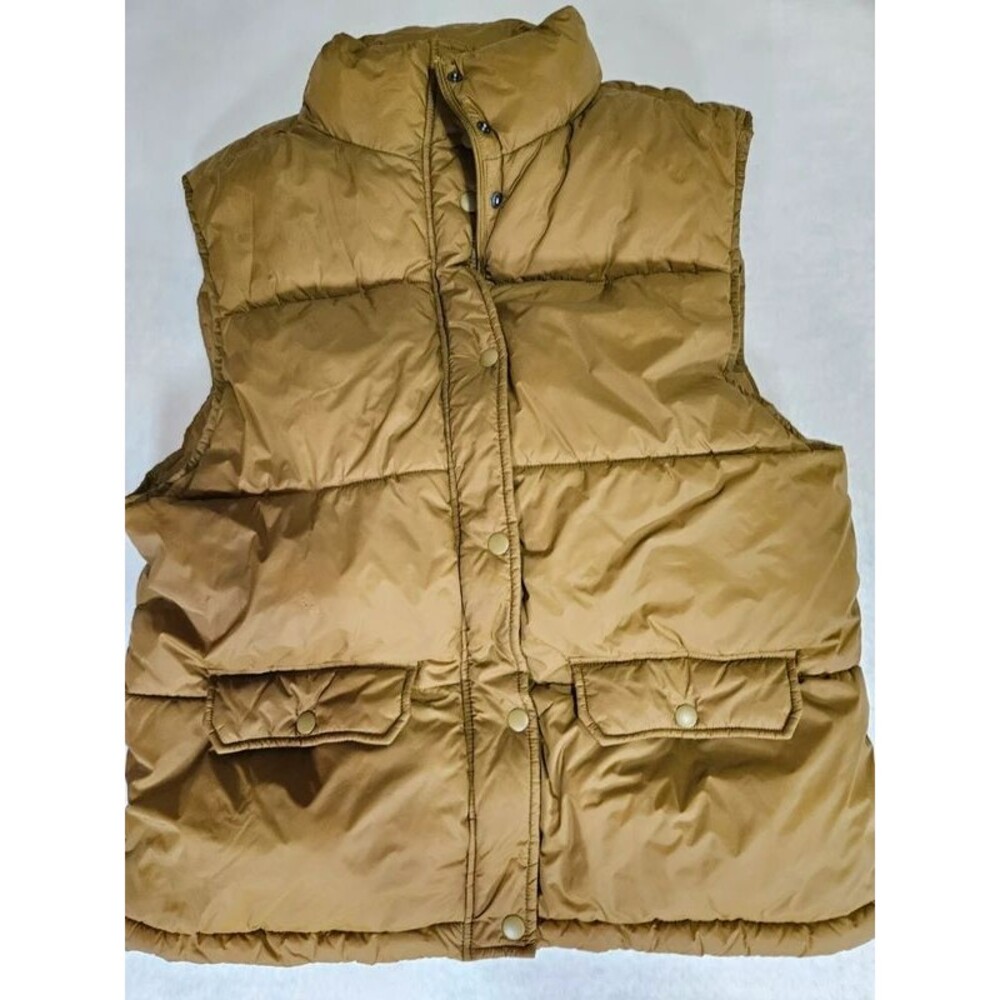 Women's Offline By Aerie olive green puffer vest size medium